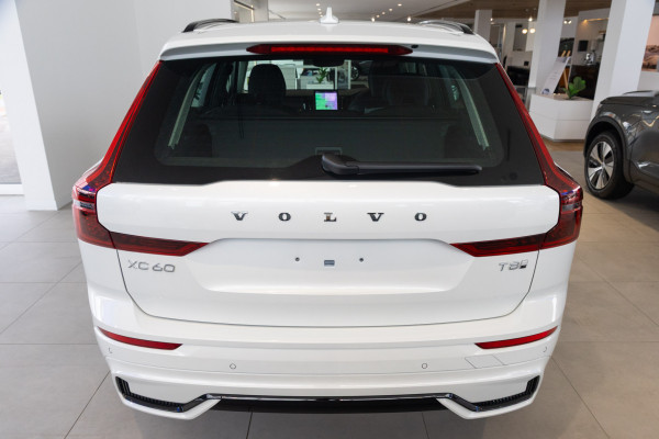 2026 Volvo XC60 UZ Plus T8 Plug-in Hybrid Dark SUV Image 5