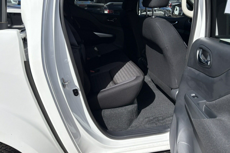 2024 MY25 Nissan Navara D23 ST Ute Image 13