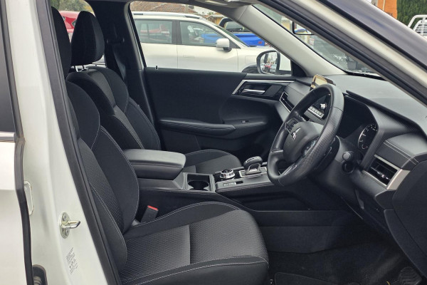 2023 Mitsubishi Outlander ZM ES SUV Image 10