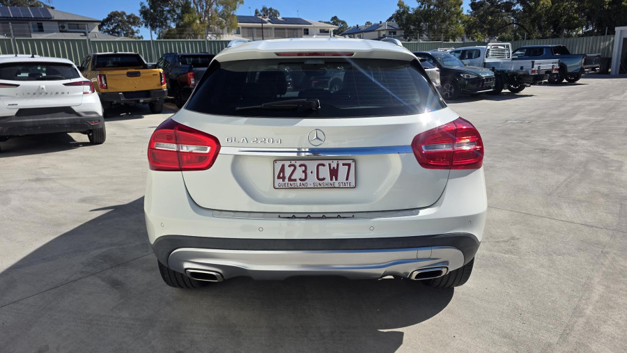2017 Mercedes-Benz GLA-Class X156 GLA220 d SUV Image 14
