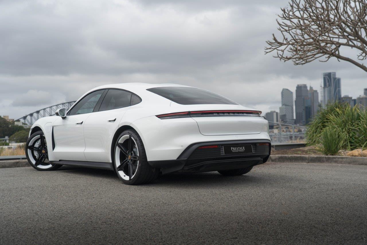 2021 Porsche Taycan 4S Coupe Image 2