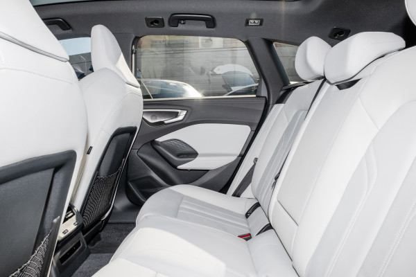 2025 Audi A5 B10 e-hybrid S-Line Wagon image 9