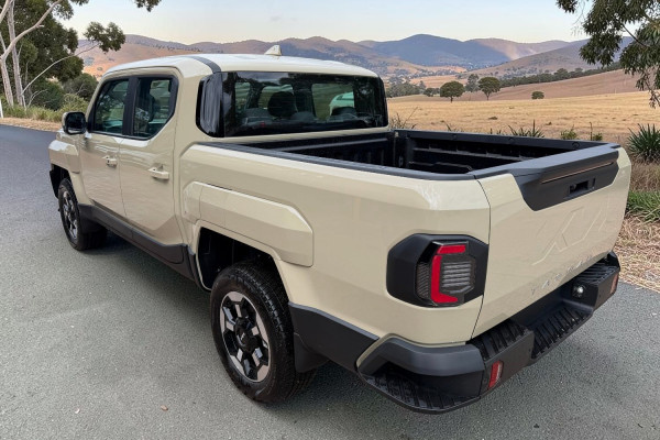 2025 MY26 Kia Tasman TK SX+ Ute Image 5