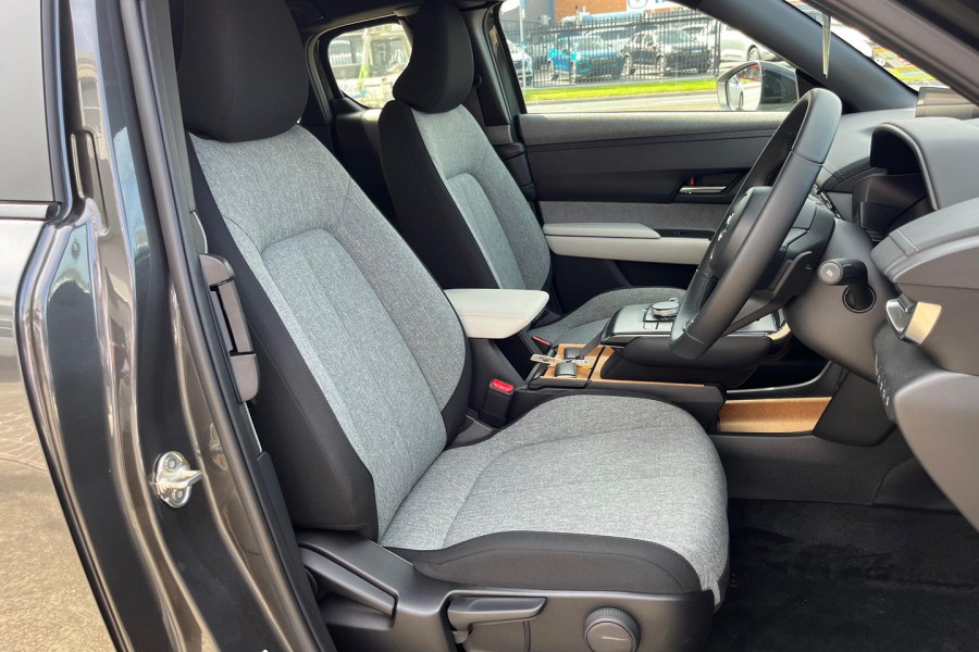 2023 Mazda MX-30 DR Series G20e Evolve SUV Image 11