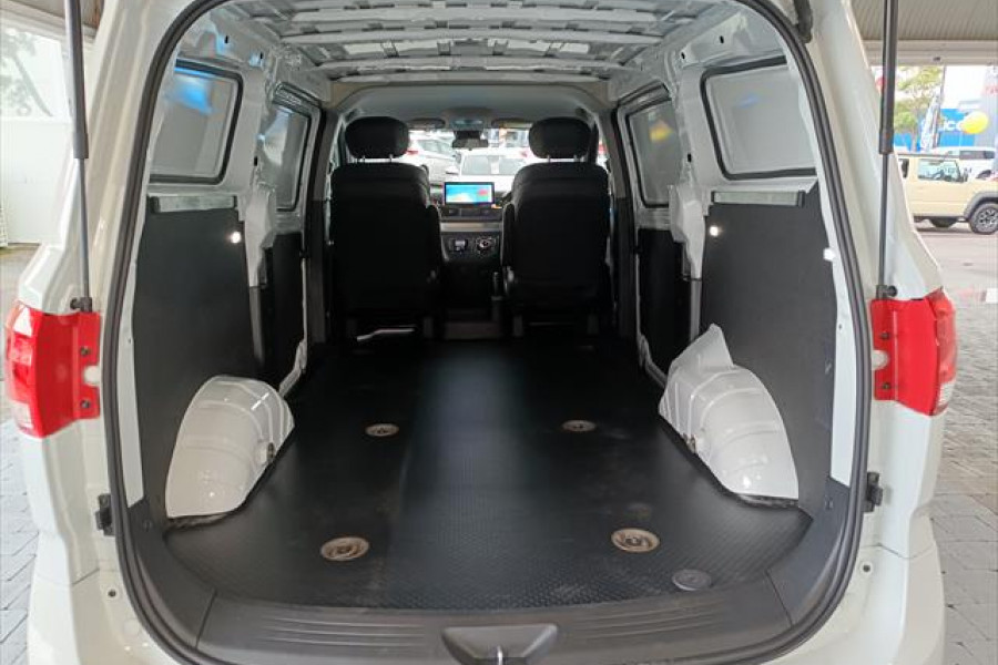 2025 LDV G10 SV7C + Van Image 14