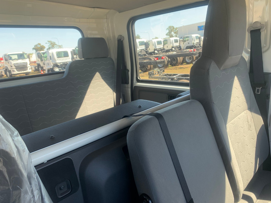 2026 Isuzu NPR Cab Chassis Image 11