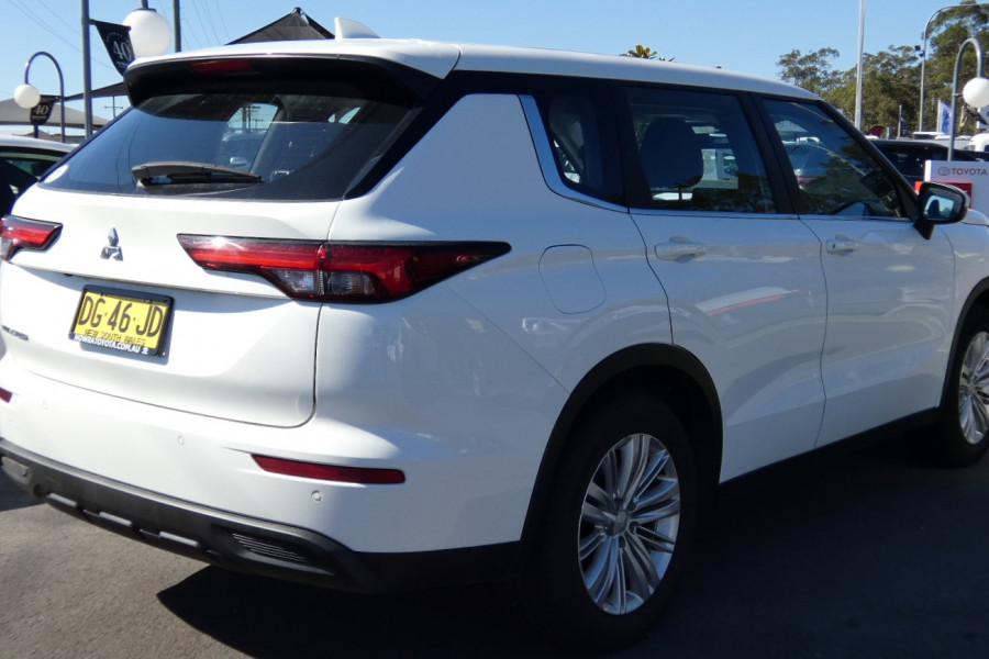 2022 Mitsubishi Outlander ZM MY23 ES 7 SEAT 2WD SUV Image 7