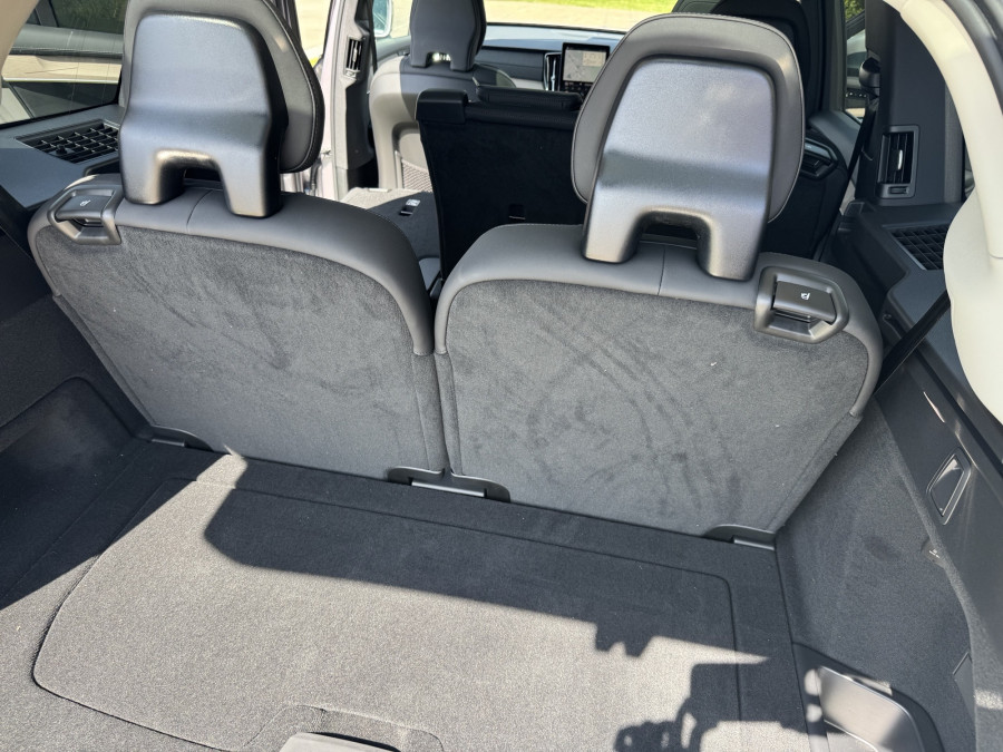 2025 MY26 Volvo XC90 L Series Plus B5 Bright SUV Image 18