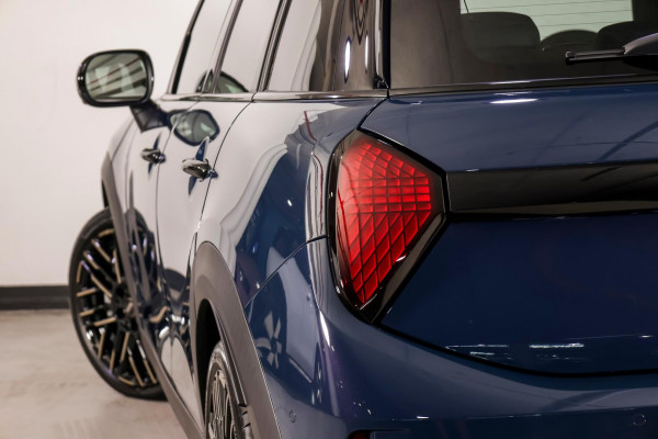 2025 MINI Cooper F65 C Favoured Hatch image 21