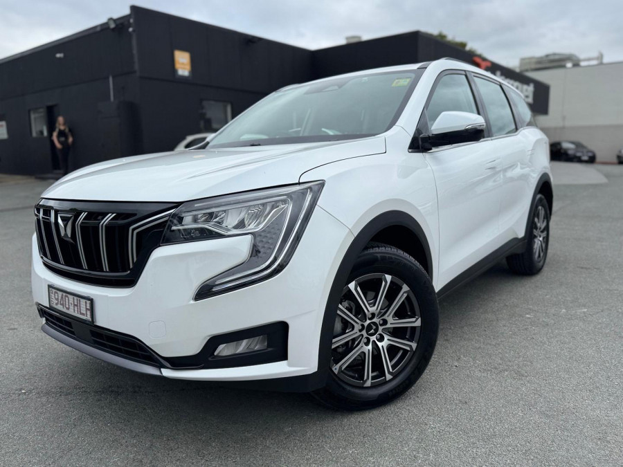 2025 Mahindra XUV700  AX7L SUV Image 1