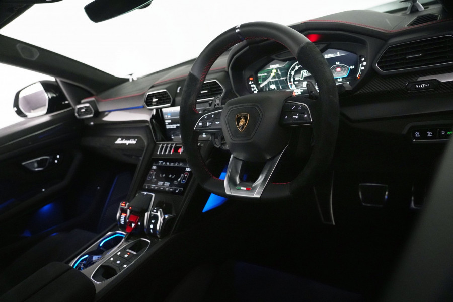 2022 Lamborghini Urus SUV Image 33