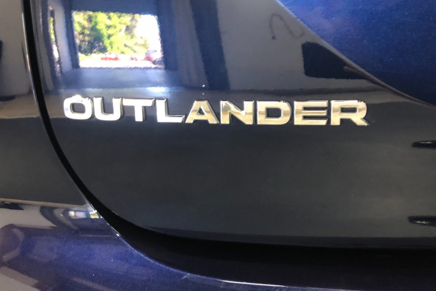2023 Mitsubishi Outlander ZM LS SUV Image 23