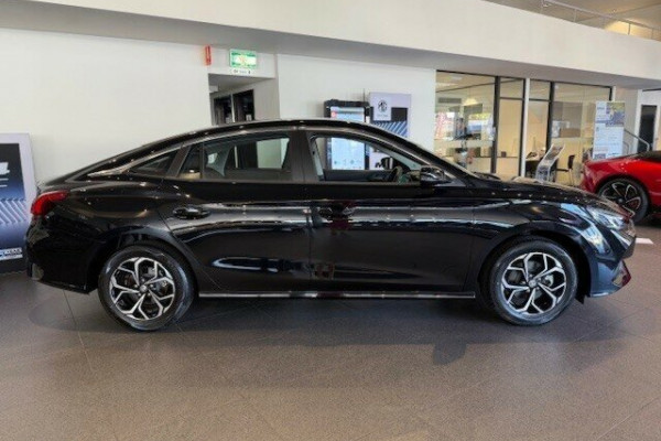 2024 MG MG5 AP32 Vibe Sedan Image 3