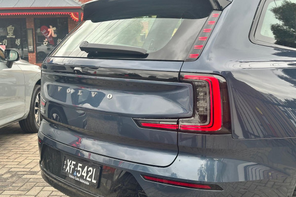 2025 Volvo EX90 No Series Plus Twin Motor SUV Image 4