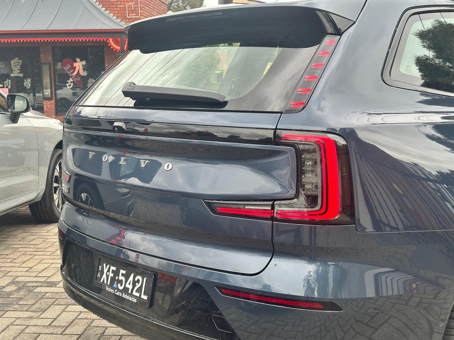 2025 Volvo EX90 No Series Plus Twin Motor SUV Image 4