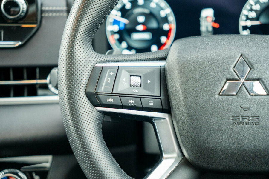 2023 Mitsubishi Outlander ZM Exceed SUV Image 12