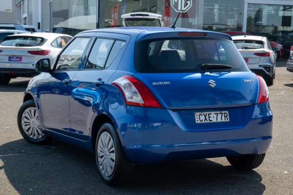 2014 Suzuki Swift FZ GL Hatch Image 2