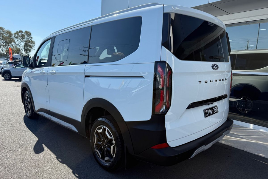 2024 Ford Tourneo AV Active Van Image 9