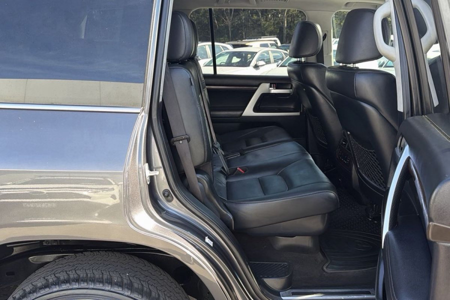 2019 Toyota LandCruiser VDJ200R VX SUV Image 26