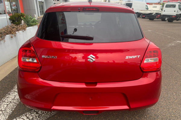 2023 Suzuki Swift AZ Series II GL Hatch Image 5