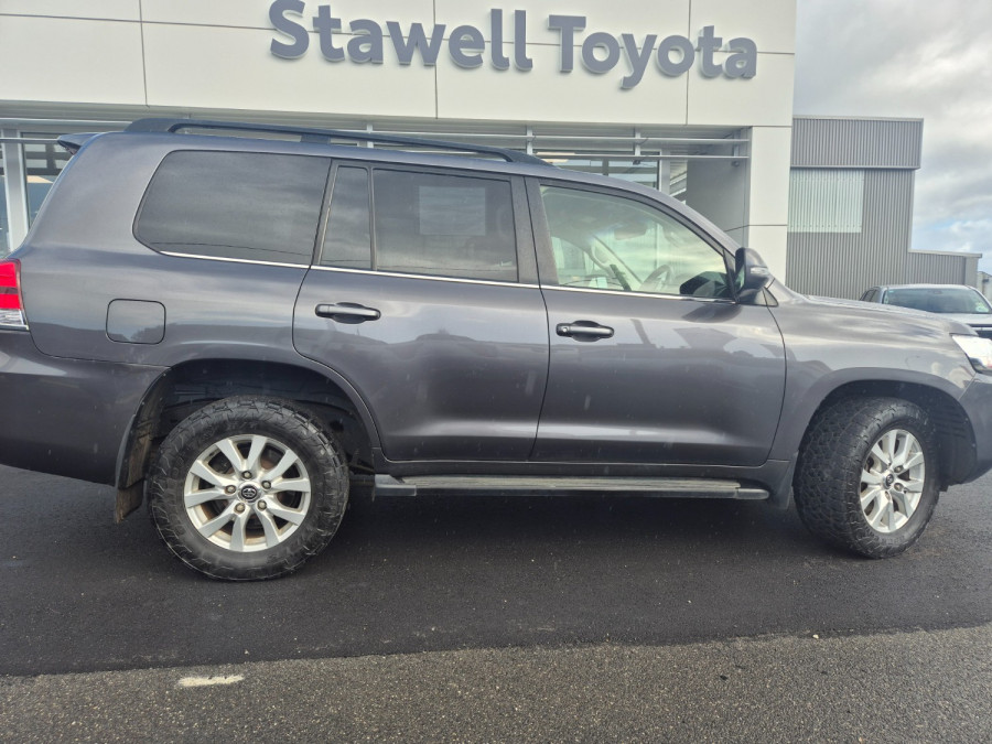 2019 Toyota LandCruiser VDJ200R VX SUV Image 16