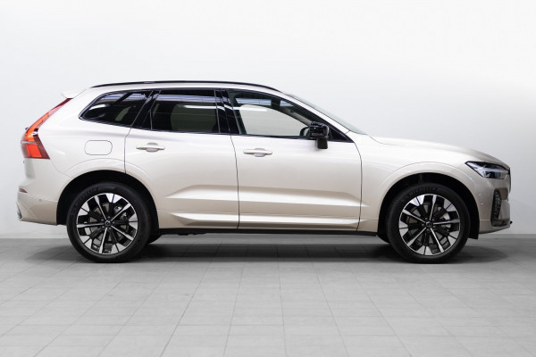 2026 Volvo XC60 UZ B5 Ultra Dark 2.0P, Mild Hybrid SUV Image 3
