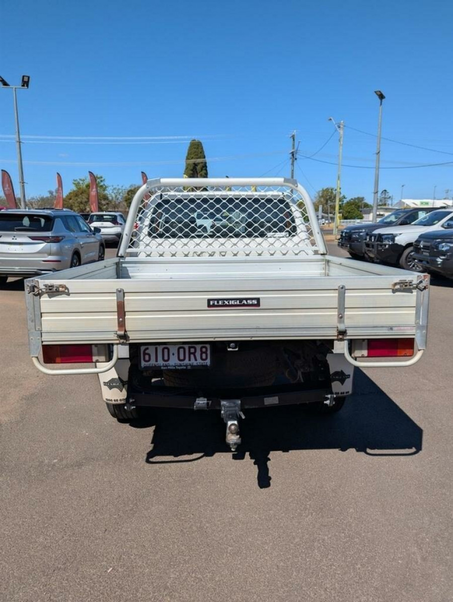 2021 Toyota HiLux GUN125R WorkMate Double Cab Chassis Image 6