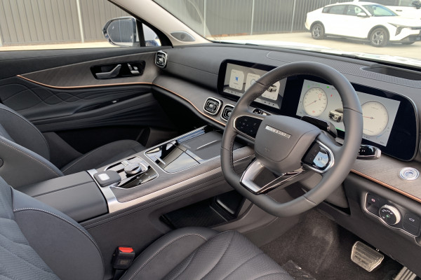 2025 Jaecoo J8 Track Wagon Image 20