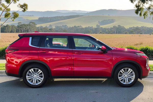 2022 MY22.5 Mitsubishi Outlander ZM ES SUV Image 8