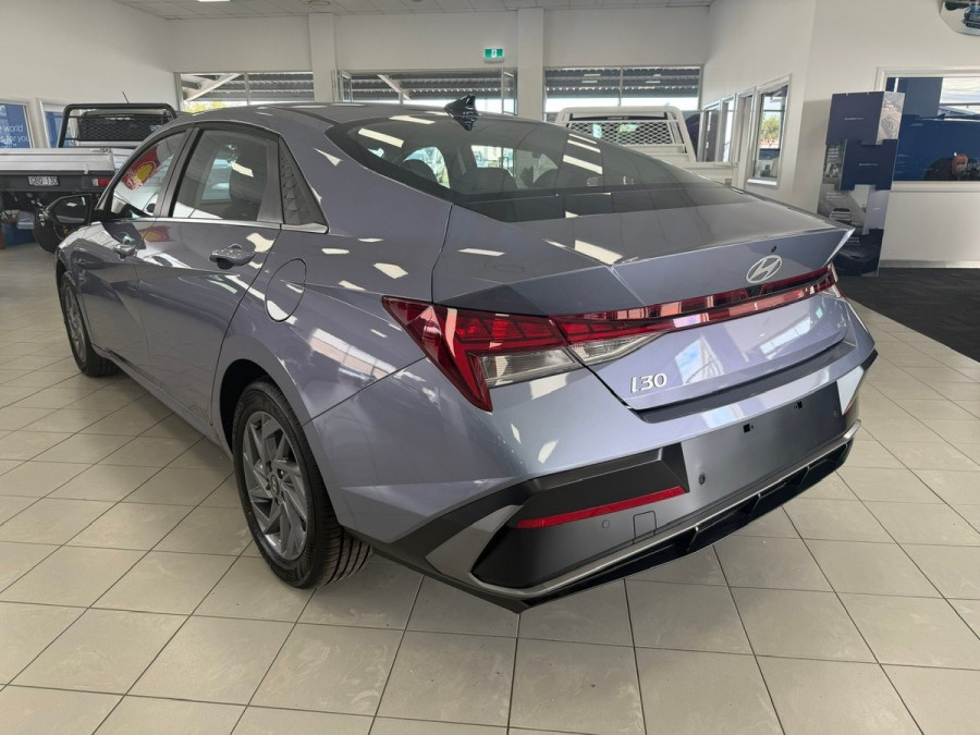 2026 Hyundai i30 CN7.V4 Elite Hybrid Sedan Image 5