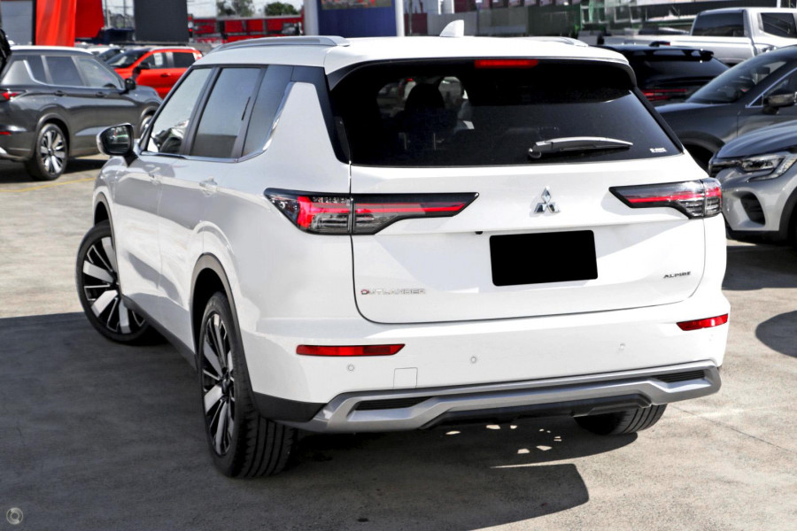 2025 Mitsubishi Outlander ZM Aspire SUV Image 4