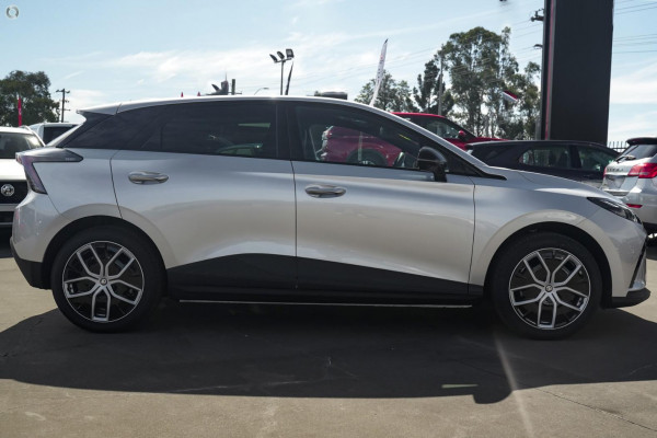 2024 MG MG4 MEH32 Essence 64 Hatch Image 5