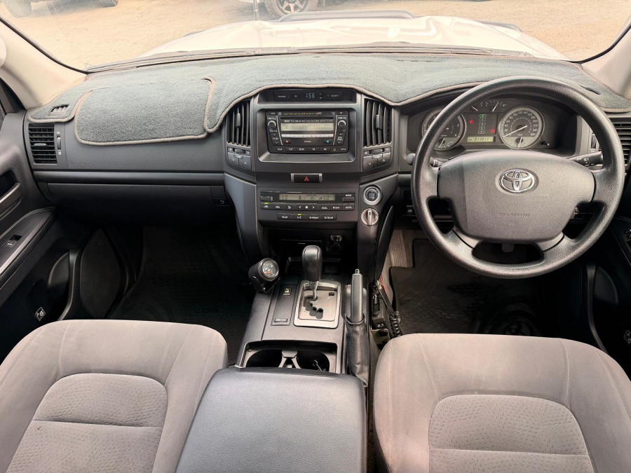 2009 Toyota LandCruiser VDJ200R GXL SUV Image 16