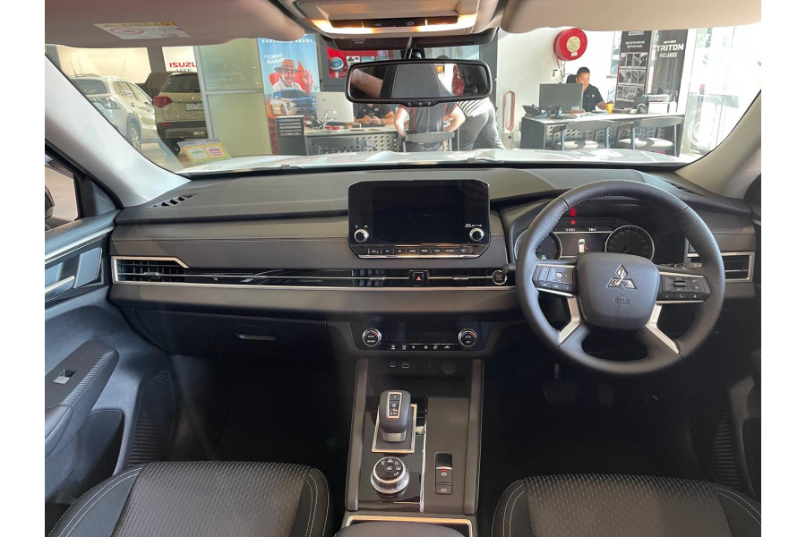 2024 Mitsubishi Outlander ZM LS SUV Image 18