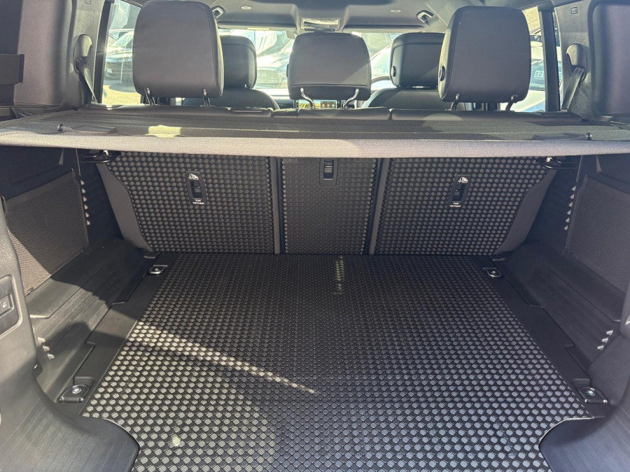 2026 Land Rover Defender L663 110 P425 X-Dynamic SE SUV Image 46