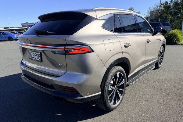 2026 MG HS Super Hybrid Essence SUV Image 5