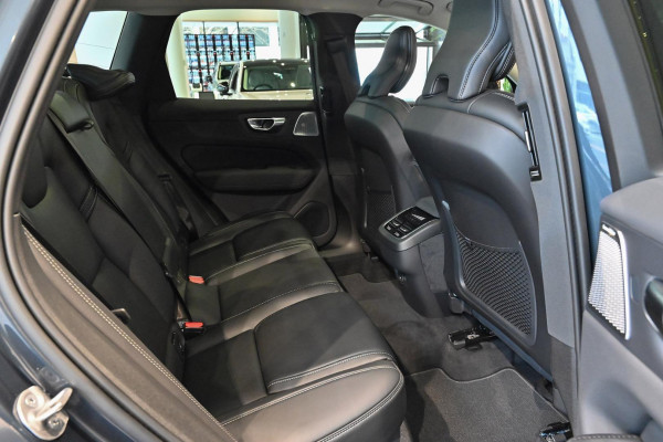 2026 Volvo XC60 UZ Ultra B5 Dark SUV Image 9