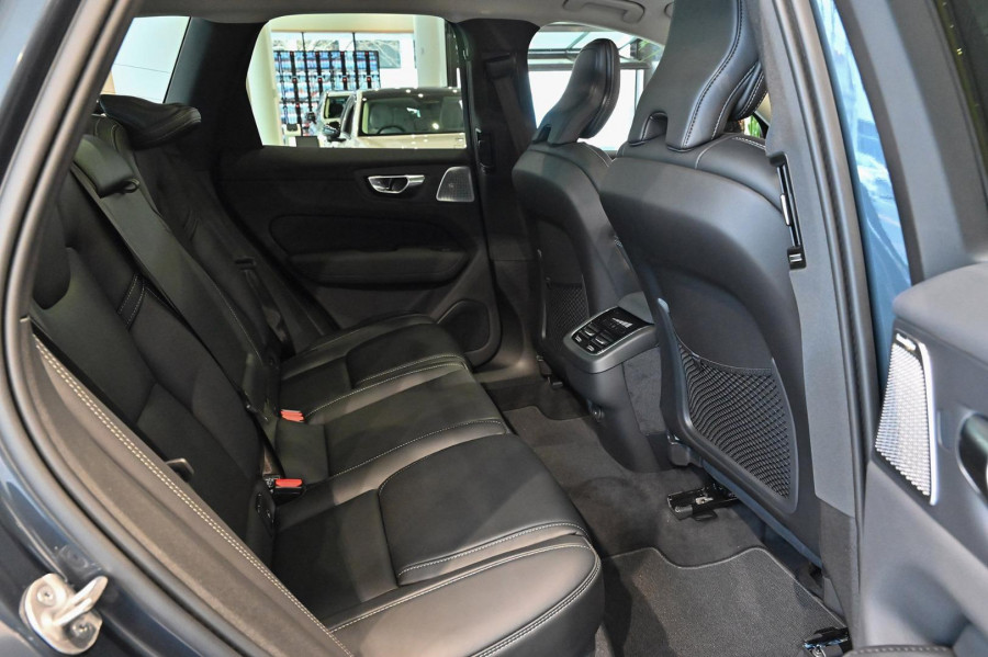 2026 Volvo XC60 UZ Ultra B5 Dark SUV Image 9
