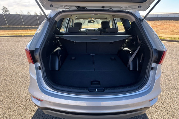 2017 MY18 Hyundai Santa Fe DM5 Turbo Active SUV Image 12