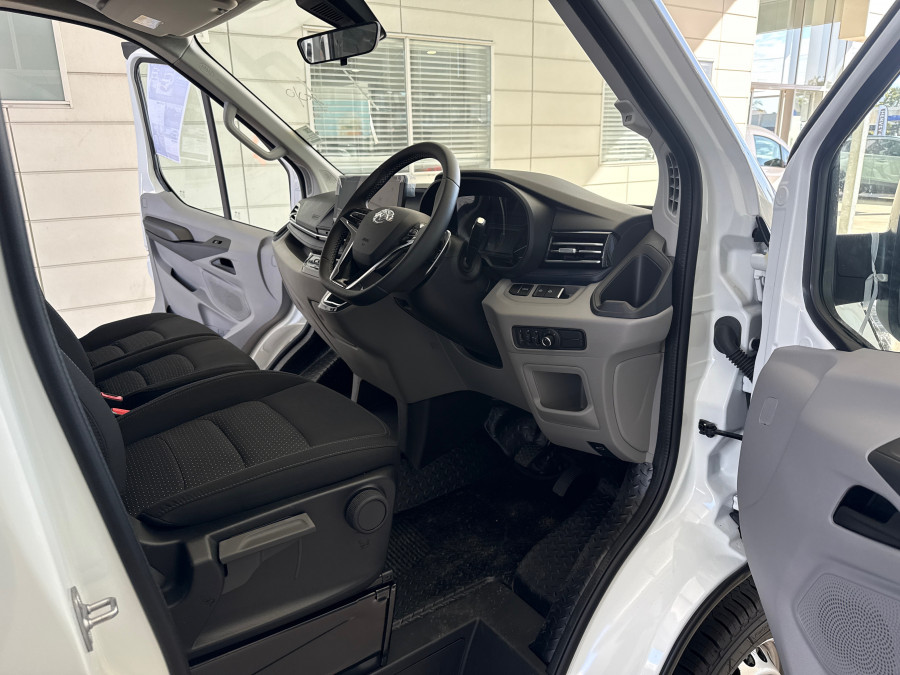 2026 MY24 LDV Deliver 9  Mid Roof LWB Van Image 12