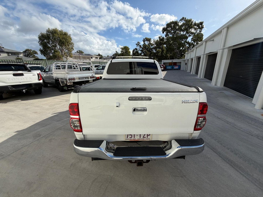 2014 Toyota HiLux SR5 Double Cab Pickup Image 14