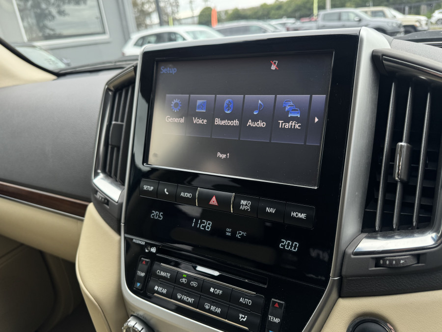 2017 Toyota LandCruiser VDJ200R Sahara SUV Image 37