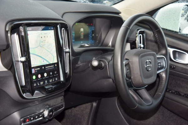 2022 MY23 Volvo XC40 XZ Plus B4 SUV Image 16