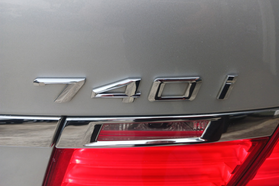 2009 MY10 BMW 7 Series F01 Tw.Turbo 740i Sedan Image 35