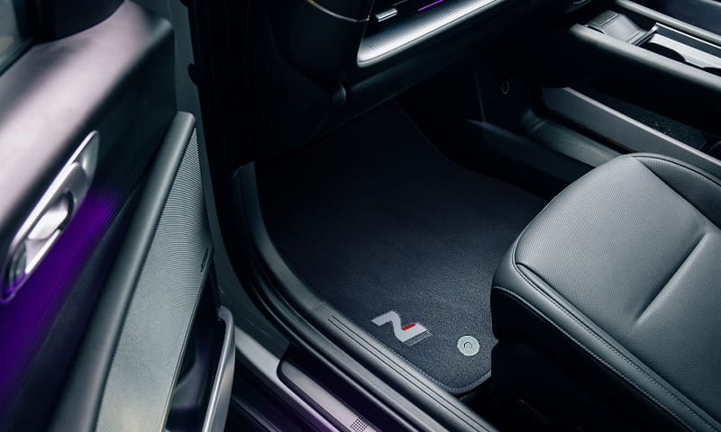Tailored carpet floor mats