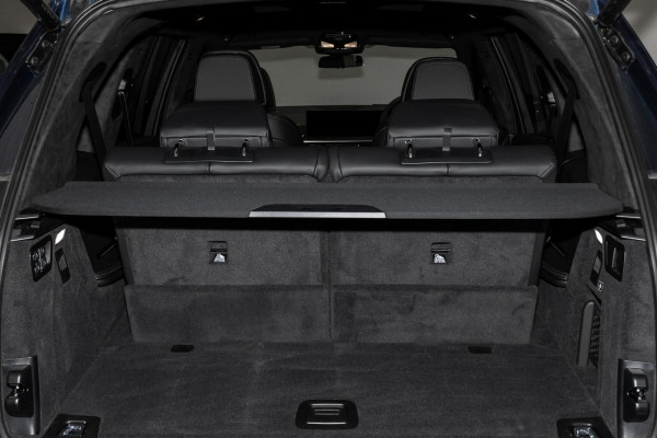 2025 BMW X7 G07 LCI xDrive40d M Sport SUV image 19