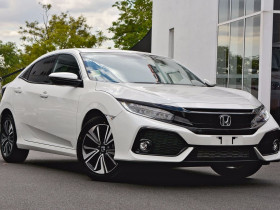 Honda Civic Sedan VTi-LX 10th Gen