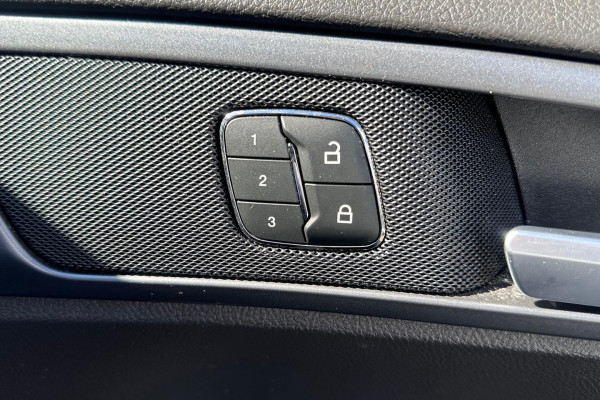 2017 MY17.5 Ford Mondeo MD Titanium Hatch Image 28