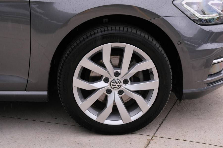 2017 MY18 Volkswagen Golf 7.5 110TSI Highline Hatch Image 6