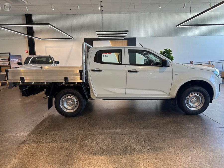 2026 MY25.5 Isuzu D-MAX RG SX High Ride Cab Chassis Image 3